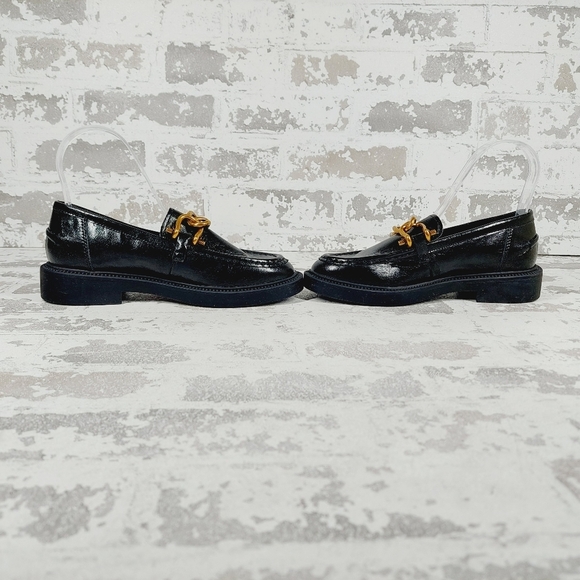 New Steve Madden Karmine Gleaming Black Leather Goldtone Hardware Loafer W945 - Picture 7 of 11